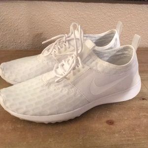 White nike running shoes